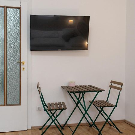 Budget City Stay - Near Wiener Stadthalle Ideal For Longstays Exteriör bild