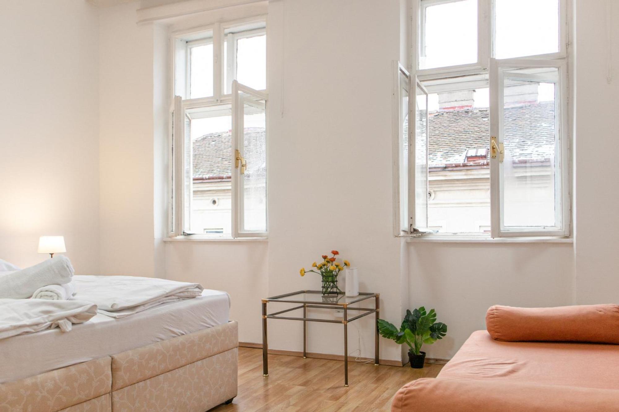 Budget City Stay - Near Wiener Stadthalle Ideal For Longstays Exteriör bild