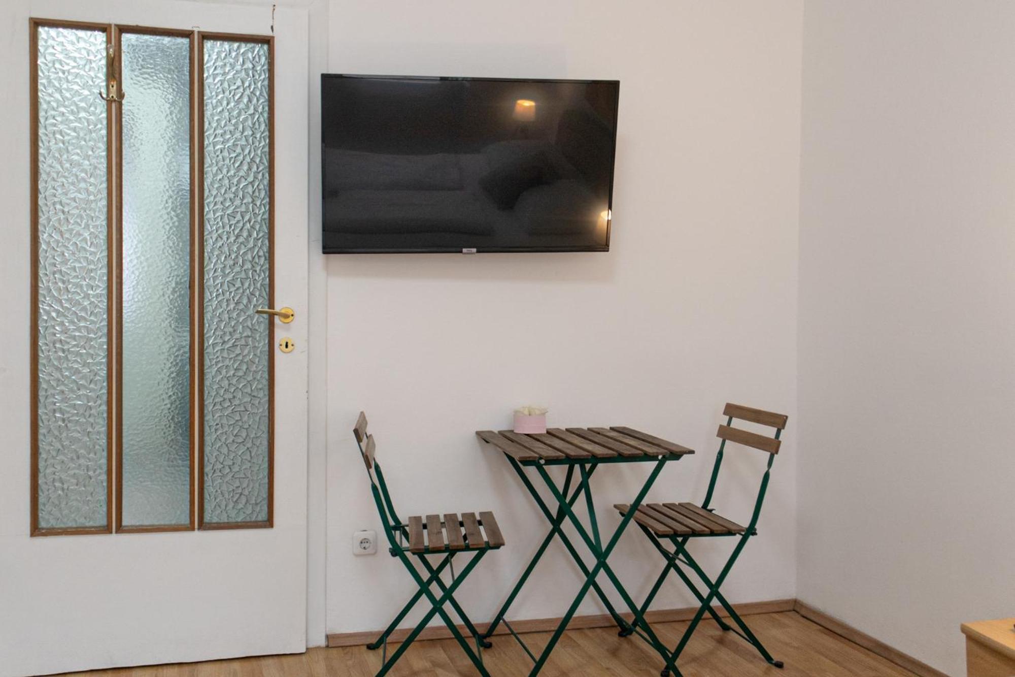 Budget City Stay - Near Wiener Stadthalle Ideal For Longstays Exteriör bild