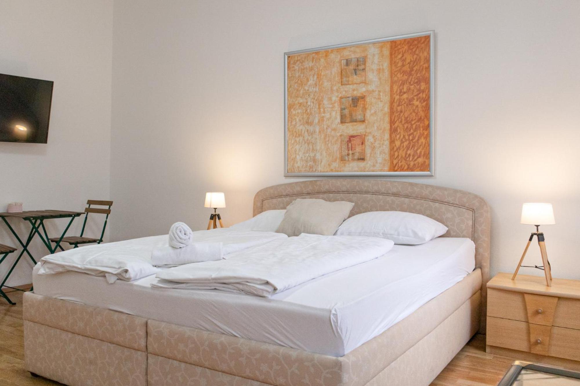 Budget City Stay - Near Wiener Stadthalle Ideal For Longstays Exteriör bild
